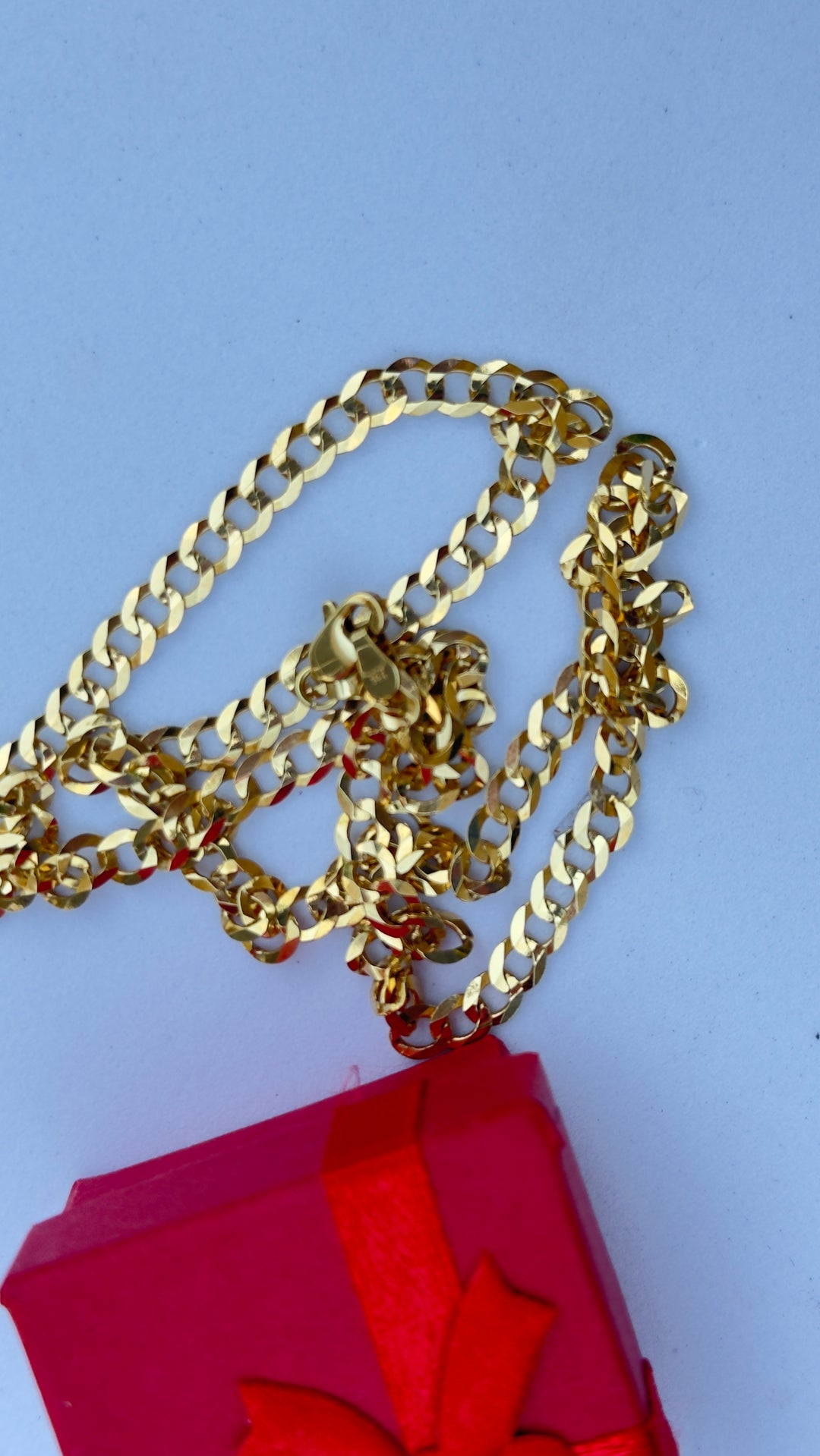 Cadenas, 4.7 mm de grueso, largo  20, 22, 24, 26  inches, de oro 14k.